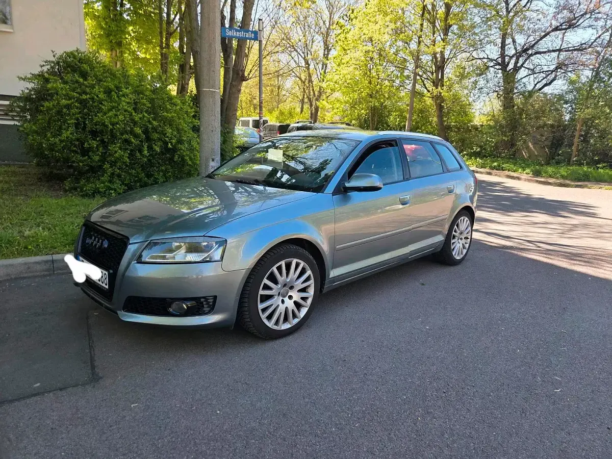 Usata Audi A3 105 CV (77 kW) 2010 Argento Utilitaria