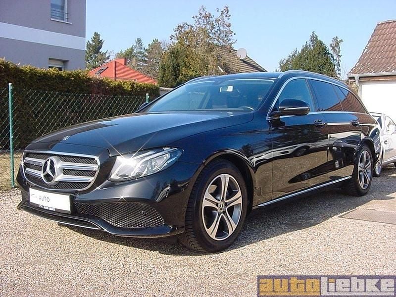 Second-hand Mercedes E200 184 CP (135 kW) 2017 Negru Break