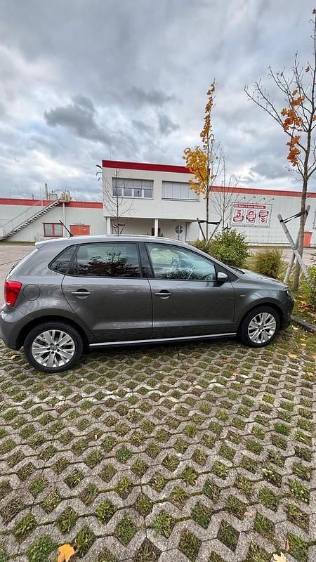 Gebraucht VW Polo Life 69 PS (50 kW) 2013 Grün Kleinwagen