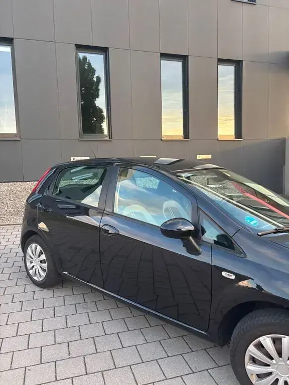 Gebraucht Fiat Punto Active 77 PS (56 kW) 2009 Schwarz Kleinwagen