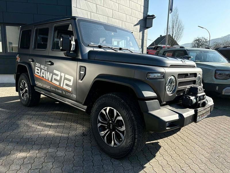 Neu BAW 212 166 PS (122 kW) 2025 Grau SUV