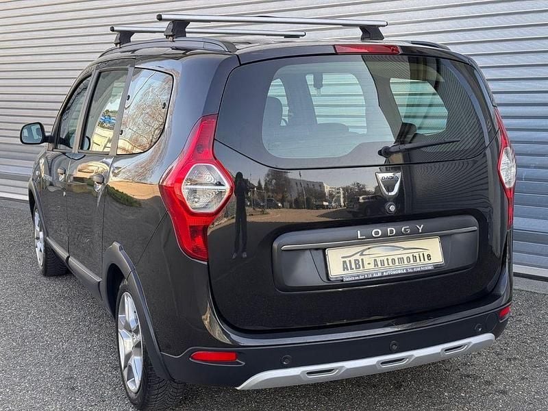Gebraucht Dacia Lodgy Stepway 131 PS (96 kW) 2022 Schwarz Van / Kleinbus