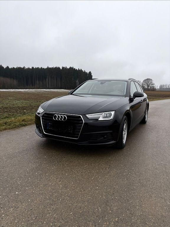 Gebraucht Audi A4 150 PS (110 kW) 2018 Schwarz Kombi