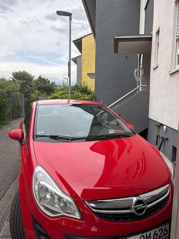 Rot Gebraucht 2012 Opel Corsa Limousine | 2.600 € (Superpreis) - Bild 1/2