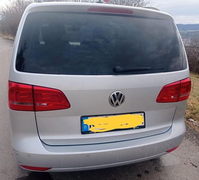 Gebraucht VW Touran Comfortline 105 PS (77 kW) 2013 Silber Van / Kleinbus