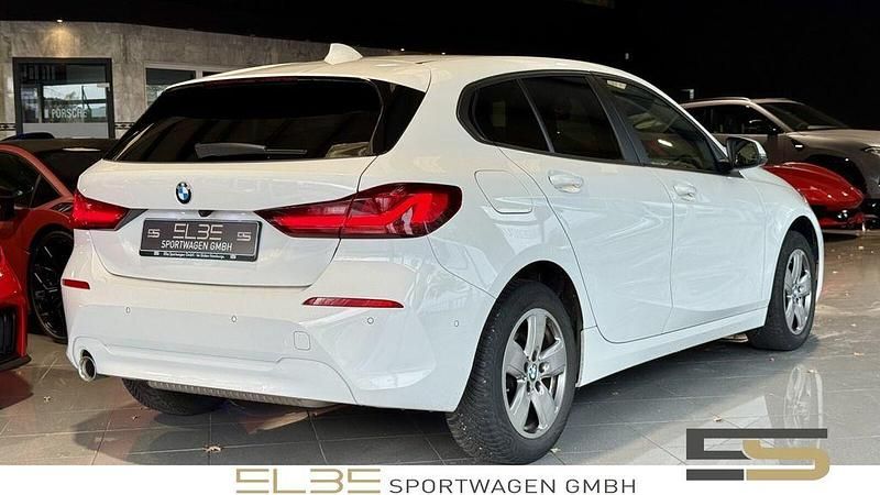 Gebraucht BMW 118 Advantage 136 PS (100 kW) 2023 Weiß Kleinwagen