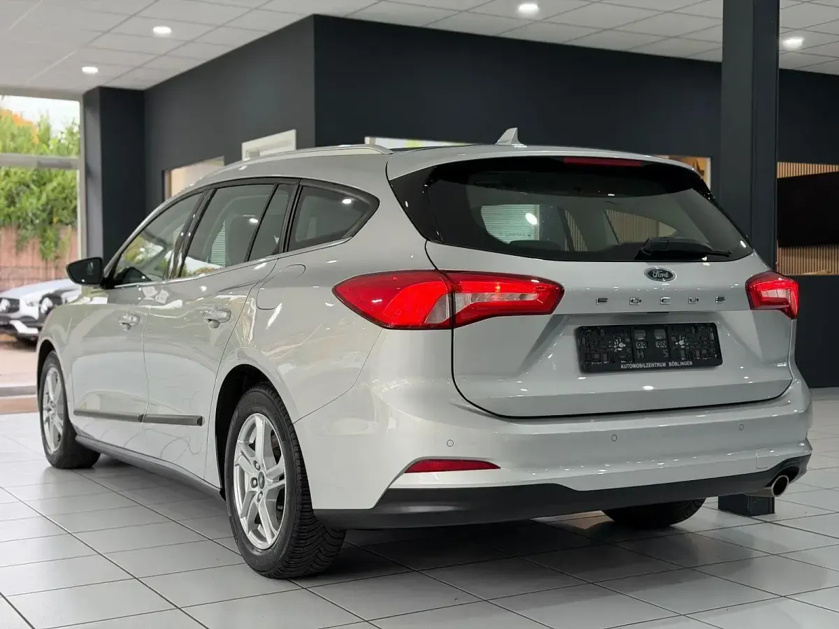Gebraucht Ford Focus Cool & Connect 120 PS (88 kW) 2019 Silber Kombi