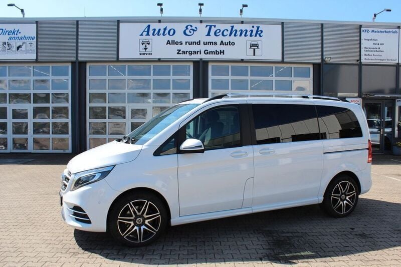 Weiß Gebraucht 2018 Mercedes V220 Edition Van / Kleinbus | 34.950 € (Guter Preis) - Bild 1/4