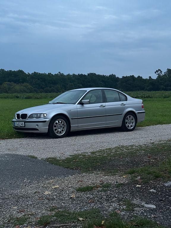 Silber Gebraucht 2002 BMW 318 Sport Line Limousine | 3.500 € (Fairer Preis) - Bild 1/2