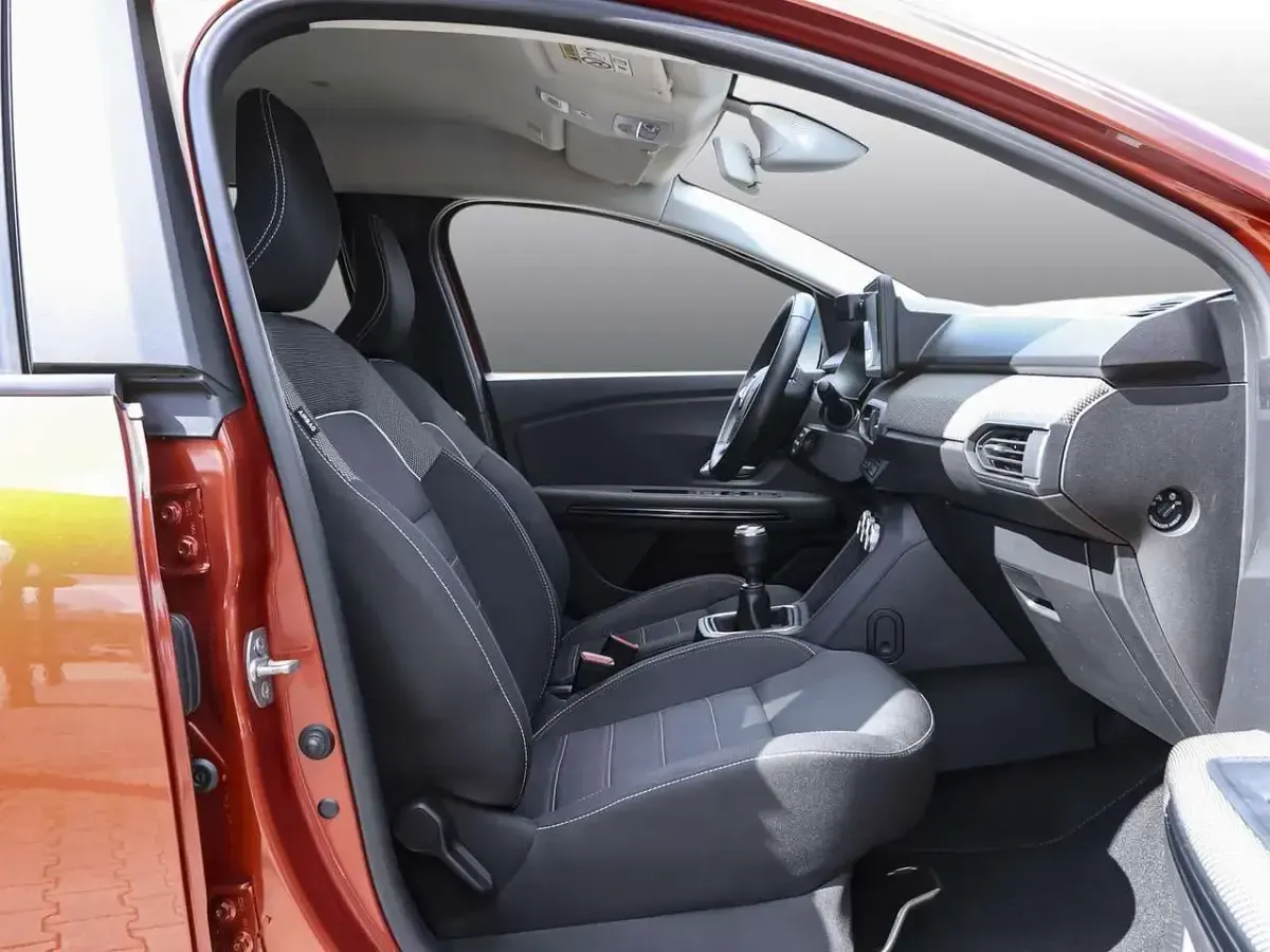 Usata Dacia Jogger Extreme 101 CV (74 kW) 2022 Marrone Monovolume