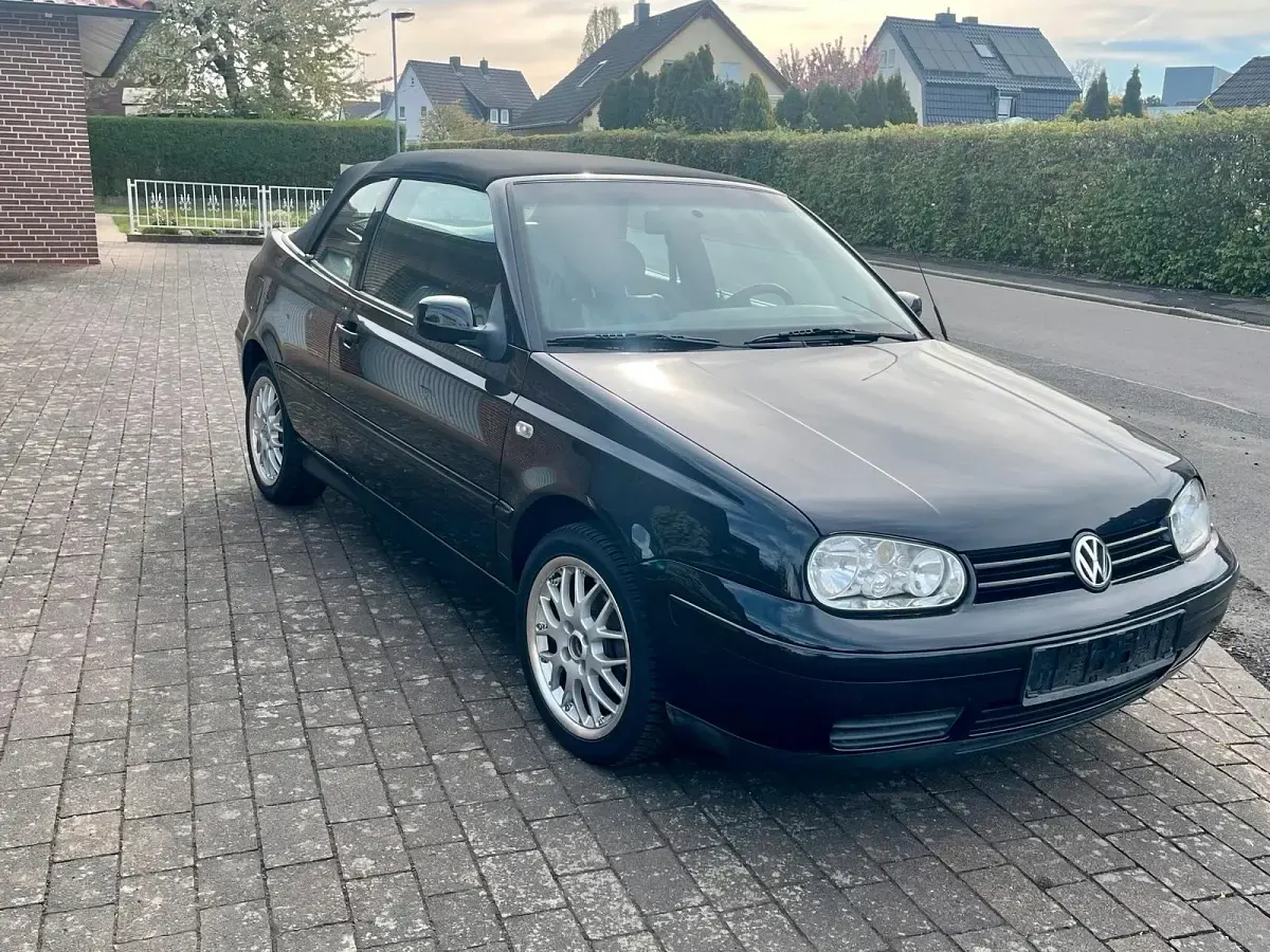 Używany VW Golf 115 KM (84 kW) 2001 Czarny Kabriolet