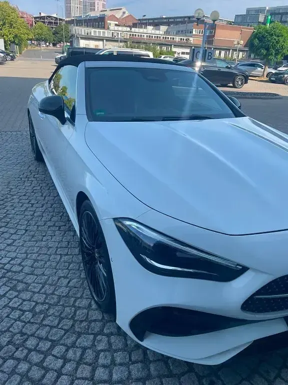Gebraucht Mercedes CLE200 204 PS (150 kW) 2024 Weiß Cabrio