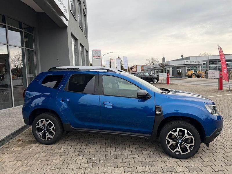 Gebraucht Dacia Duster Celebration 150 PS (110 kW) 2020 Blau SUV