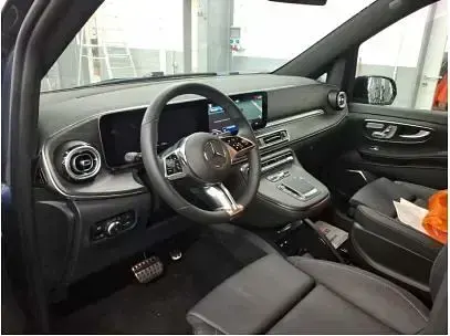 Gebraucht Mercedes V250 Avantgarde 190 PS (139 kW) 2025 Blau Van / Kleinbus