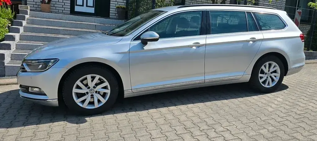 Second-hand VW Passat R-line 190 CP (139 kW) 2019 Argintiu Break