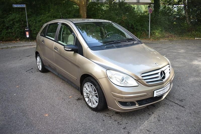 Gebraucht Mercedes B150 95 PS (69 kW) 2006 Gold Van / Kleinbus