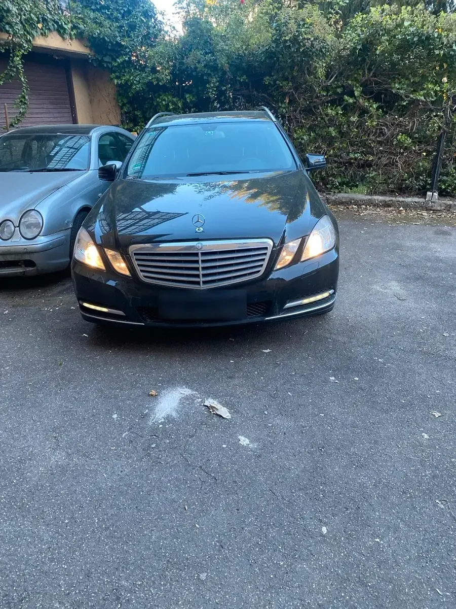 Gebraucht Mercedes E350 306 PS (225 kW) 2012 Schwarz Kombi