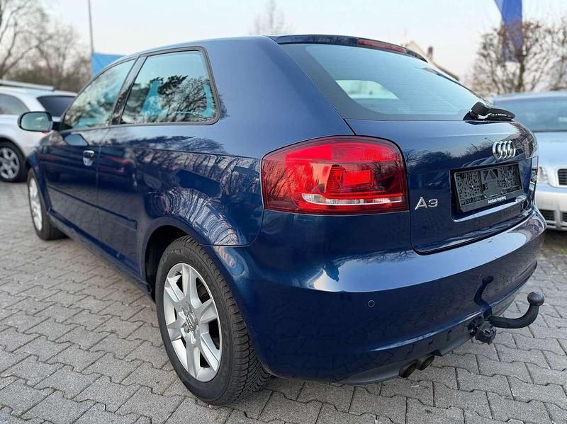 Gebraucht Audi A3 Attraction 125 PS (91 kW) 2010 Scubablau metallic Kleinwagen