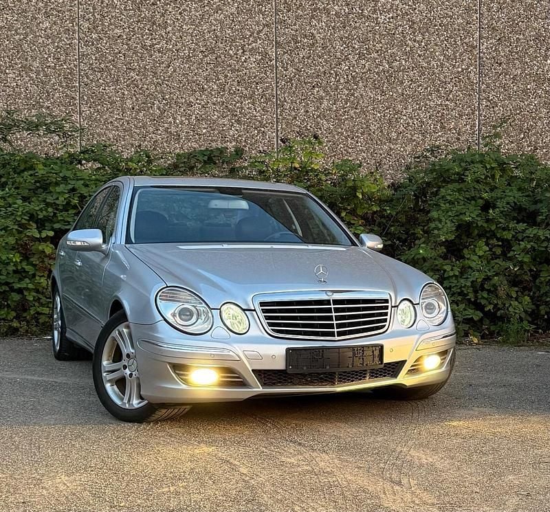 Silber Gebraucht 2007 Mercedes E280 Avantgarde Limousine | 6.000 € (Fairer Preis) - Bild 1/4