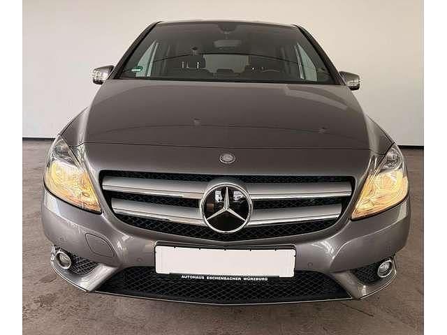 Gebraucht Mercedes B200 156 PS (114 kW) 2012 Mountaingrau Van / Kleinbus