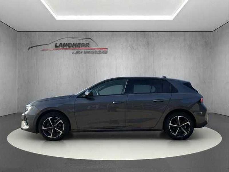 Gebraucht Opel Astra 131 PS (96 kW) 2024 Grau Limousine