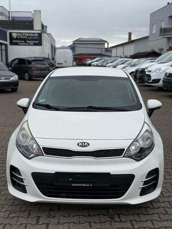 Gebraucht Kia Rio DREAM-TEAM Edition 84 PS (61 kW) 2015 Weiß Kleinwagen