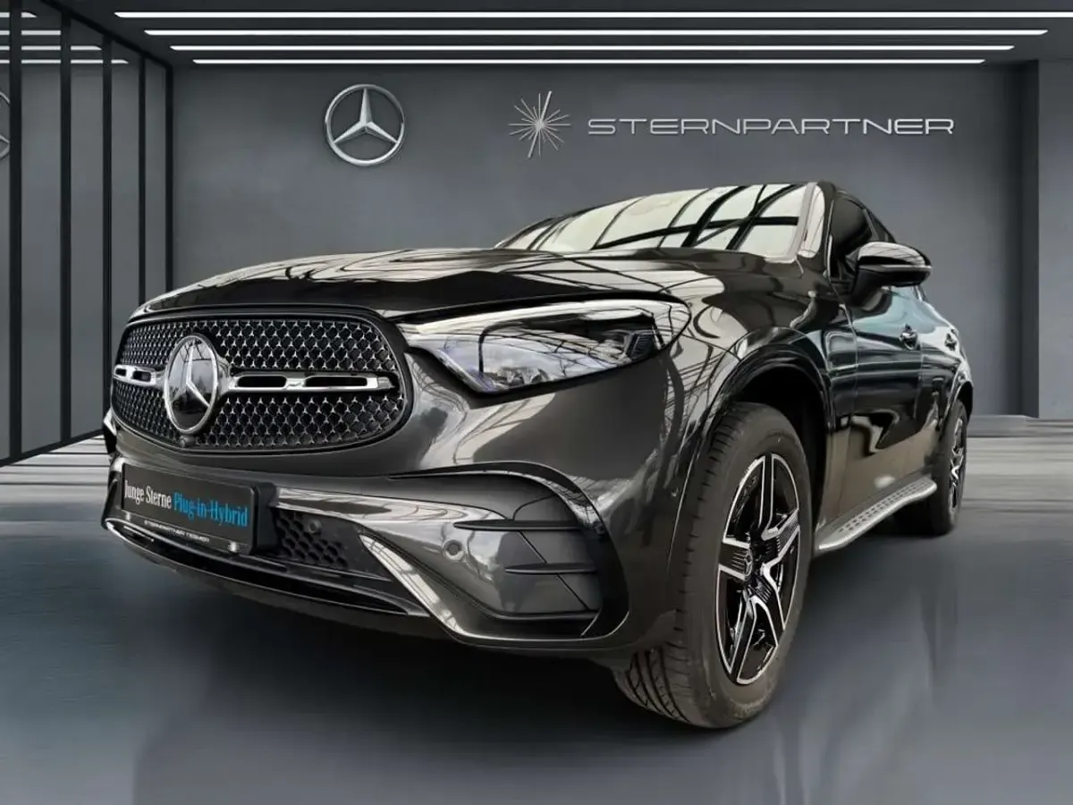 Gebraucht Mercedes GLC300e AMG 197 PS (144 kW) 2024 Grau Coupé