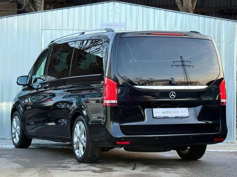 Gebraucht Mercedes V220 Edition 163 PS (119 kW) 2016 Obsidianschwarz Van / Kleinbus