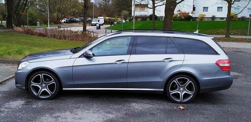 Gebraucht Mercedes E200 136 PS (100 kW) 2011 Grau Kombi