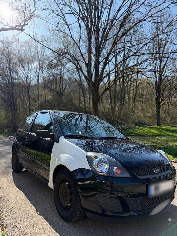 Gebraucht Ford Fiesta 69 PS (50 kW) 2007 Blau Kleinwagen
