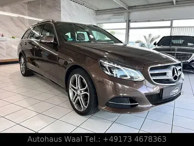 Gebraucht Mercedes E250 211 PS (155 kW) 2013 Braun Limousine