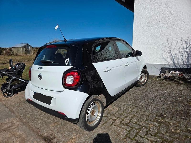 Gebraucht Smart ForFour Passion 71 PS (52 kW) 2014 Weiß Kleinwagen