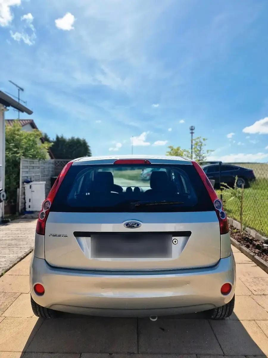 Gebraucht Ford Fiesta 69 PS (50 kW) 2008 Silber Kleinwagen