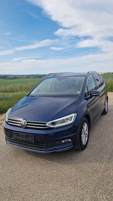 Blau Gebraucht 2021 VW Touran Highline Van / Kleinbus | 17.500 € (Superpreis) - Bild 1/4