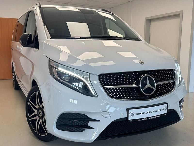 Weiß Gebraucht 2020 Mercedes V300 AMG line Van / Kleinbus | 36.400 € (Fairer Preis) - Bild 1/4