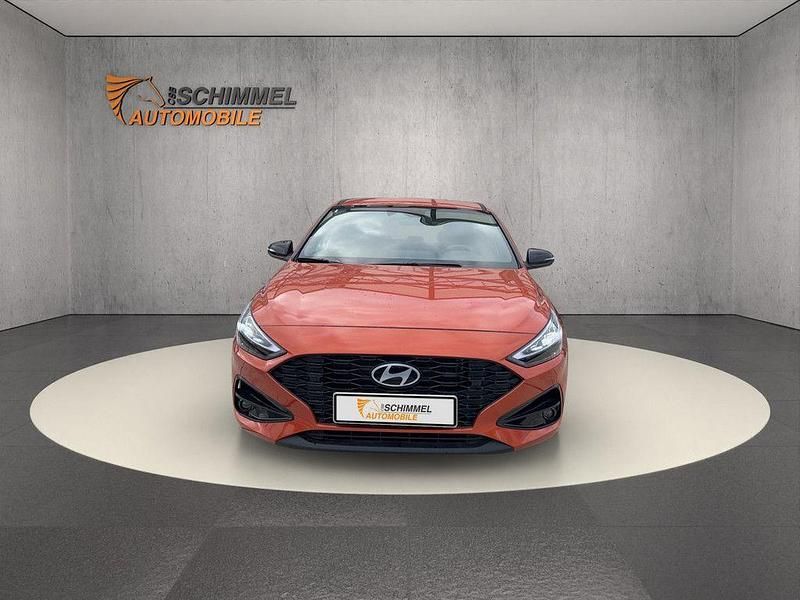 Gebraucht Hyundai i30 Advantage 101 PS (74 kW) 2024 Orange Limousine