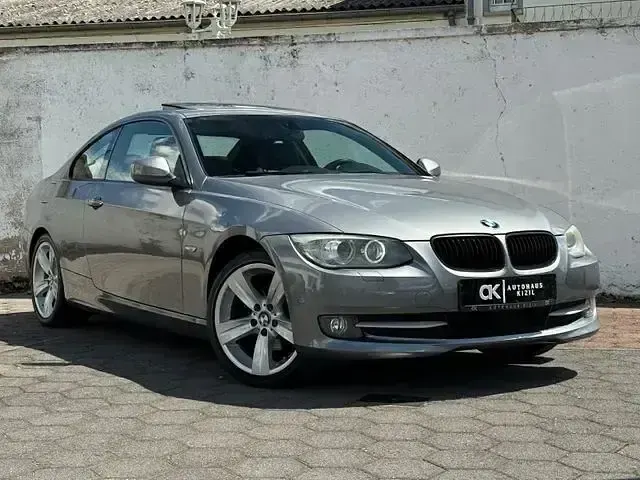 Gebraucht BMW 320 Comfort Edition 170 PS (125 kW) 2010 Andere Coupé