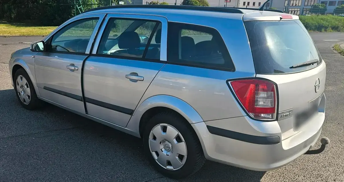 Gebraucht Opel Astra 90 PS (66 kW) 2006 Silber Kombi