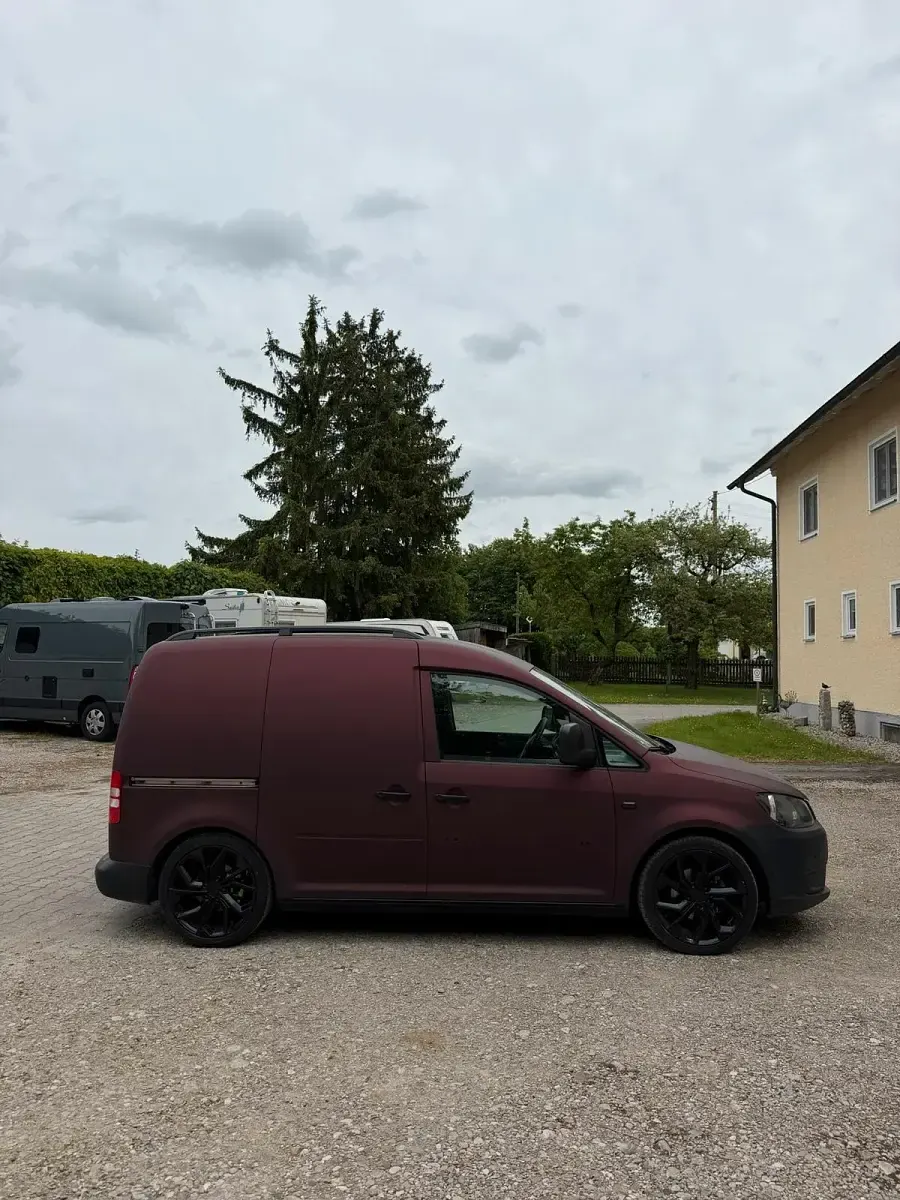 Gebraucht VW Caddy 105 PS (77 kW) 2013 Schwarz Van / Kleinbus