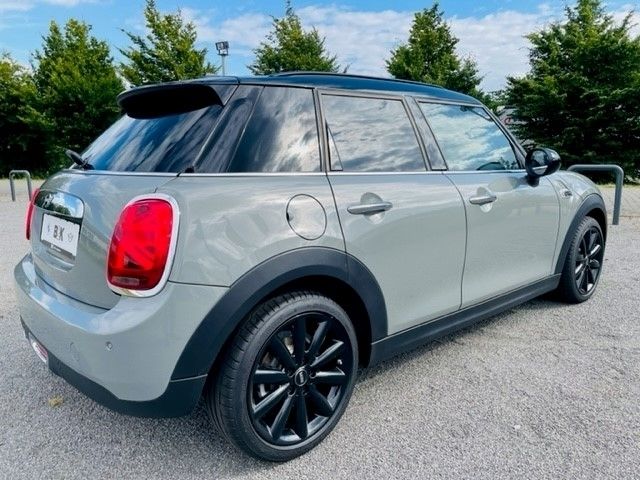 Gebraucht Mini Cooper D 116 PS (85 kW) 2019 Grau metallic moonwalk grey (metallic)grau Kleinwagen