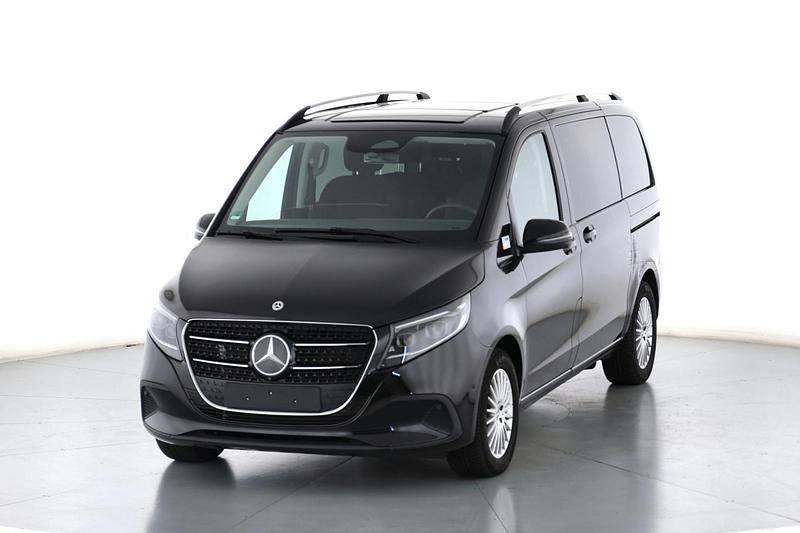 Obsidianschwarz Gebraucht 2024 Mercedes V250 Style Van / Kleinbus | 61.800 € (Superpreis) - Bild 1/4