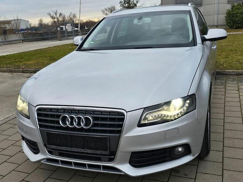 Silber Gebraucht 2011 Audi A4 Ambiente Kombi | 5.990 € (Superpreis) - Bild 1/4