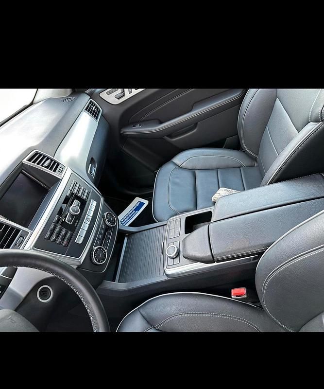 Gebraucht Mercedes ML350 258 PS (189 kW) 2013 Schwarz SUV