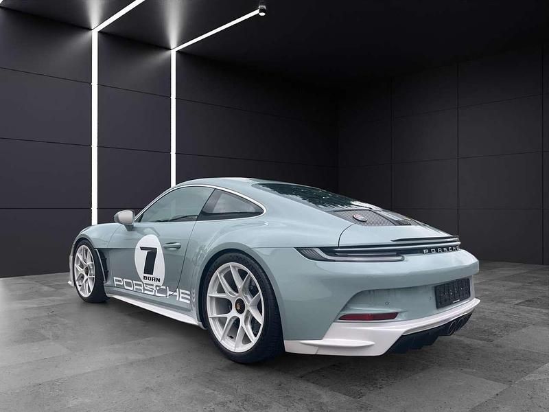Gebraucht Porsche 992 525 PS (386 kW) 2024 Shadegreen Coupé