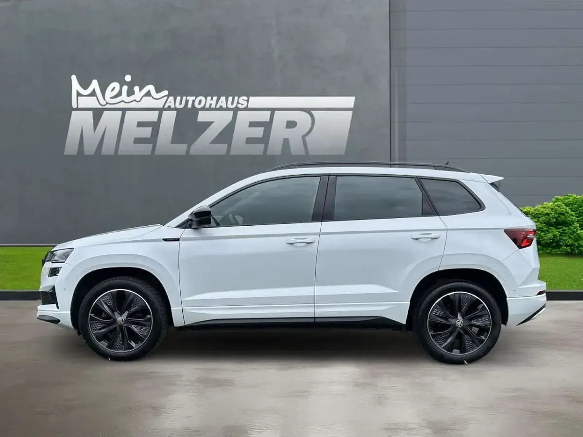 Gebraucht Skoda Karoq SportLine 150 PS (110 kW) 2025 Moonweiß SUV