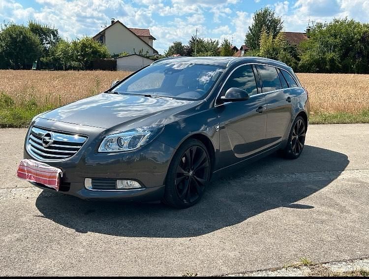 Grau Gebraucht 2012 Opel Insignia OPC Kombi | 3.800 € (Guter Preis) - Bild 1/4