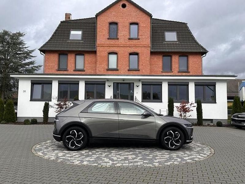 Grau Gebraucht 2022 Hyundai Ioniq 6 Dynamiq Limousine | 22.950 € (Guter Preis) - Bild 1/4