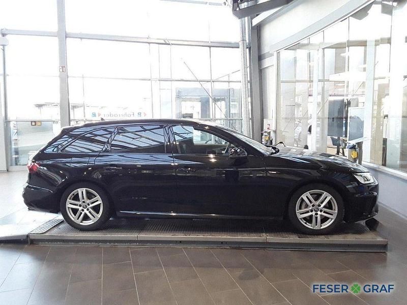 Gebraucht Audi A4 Ambiente 204 PS (150 kW) 2022 Mythosschwarz metallic Kombi