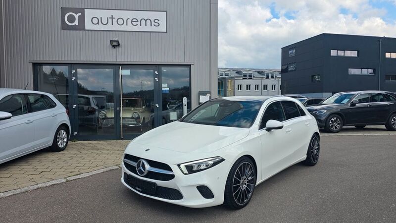 Weiß Gebraucht 2018 Mercedes A250 Limousine | 23.499 € (Superpreis) - Bild 1/4