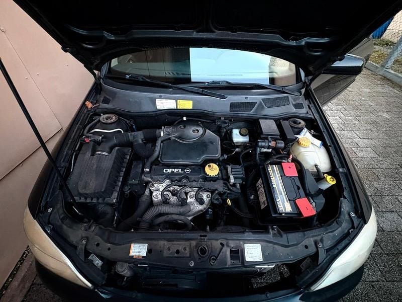 Gebraucht Opel Astra Edition 75 PS (55 kW) 2000 Schwarz Coupé